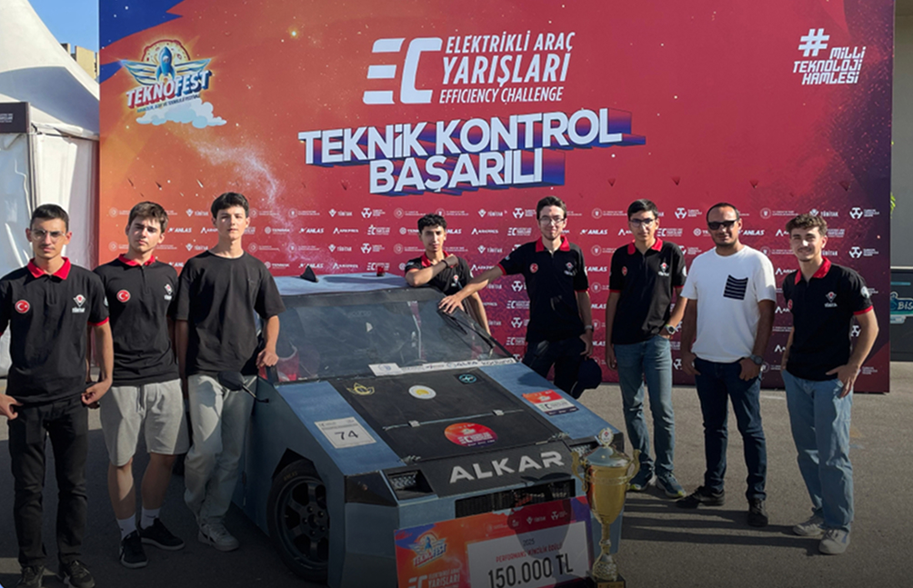 Python skills on the racetrack: how a teen developer helped build an award-winning electric car